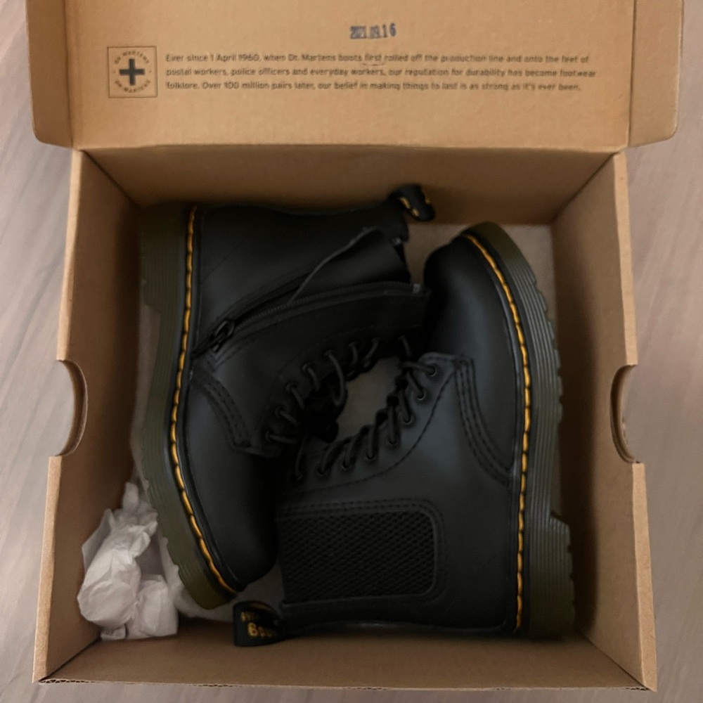 Kids Dr. martens 1460 Harper size us 9